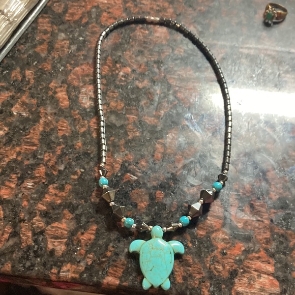 Carved Howlite Turtle Pendant Hematite Beaded 18" Necklace - Picture 3 of 9